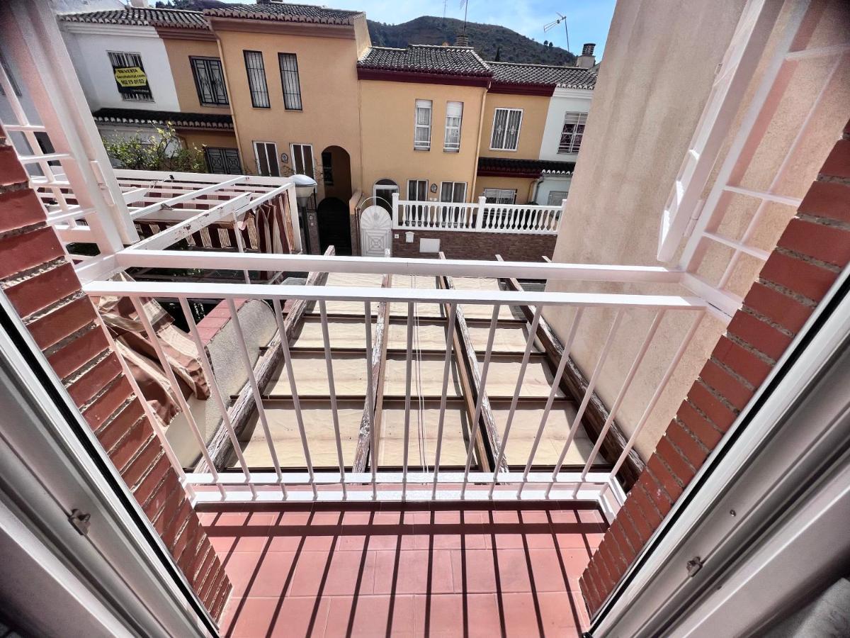 Casa Ideal Familias Y Grupos Con Balcones Exterior Soleada Patios Cerca Alhambra, Sierra Nevada, Rio Genil, Lancha Del Genil, Parque Llano Y Reloj Del Sol Con Barbacoas, Campo De Futbol, Circuito Gimnasia Apartamento Granada Exterior foto