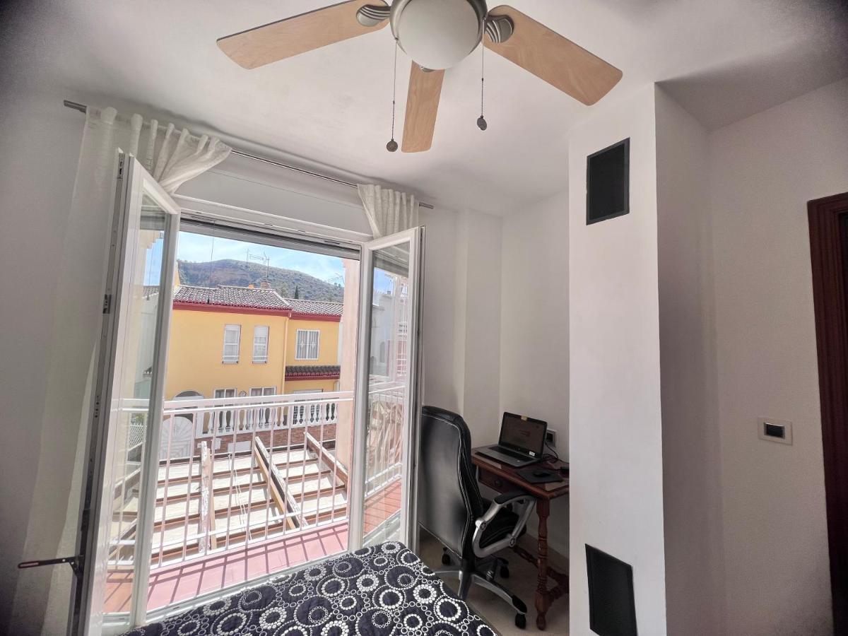 Casa Ideal Familias Y Grupos Con Balcones Exterior Soleada Patios Cerca Alhambra, Sierra Nevada, Rio Genil, Lancha Del Genil, Parque Llano Y Reloj Del Sol Con Barbacoas, Campo De Futbol, Circuito Gimnasia Apartamento Granada Exterior foto