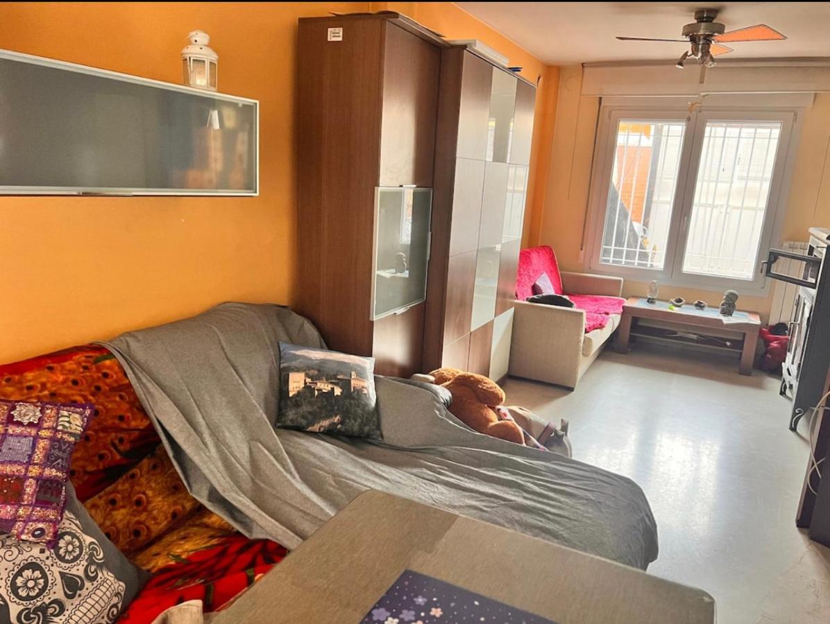 Casa Ideal Familias Y Grupos Con Balcones Exterior Soleada Patios Cerca Alhambra, Sierra Nevada, Rio Genil, Lancha Del Genil, Parque Llano Y Reloj Del Sol Con Barbacoas, Campo De Futbol, Circuito Gimnasia Apartamento Granada Exterior foto