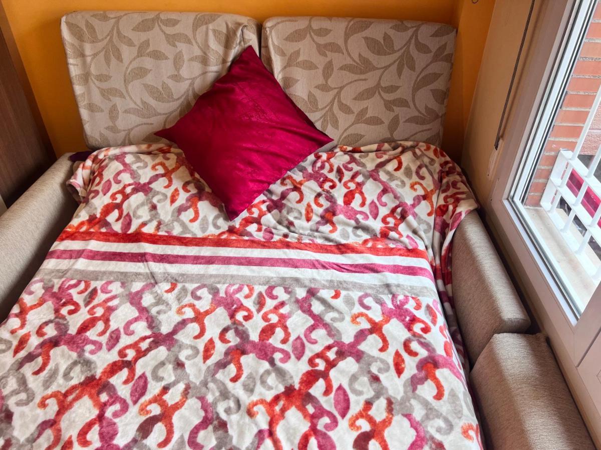 Casa Ideal Familias Y Grupos Con Balcones Exterior Soleada Patios Cerca Alhambra, Sierra Nevada, Rio Genil, Lancha Del Genil, Parque Llano Y Reloj Del Sol Con Barbacoas, Campo De Futbol, Circuito Gimnasia Apartamento Granada Exterior foto