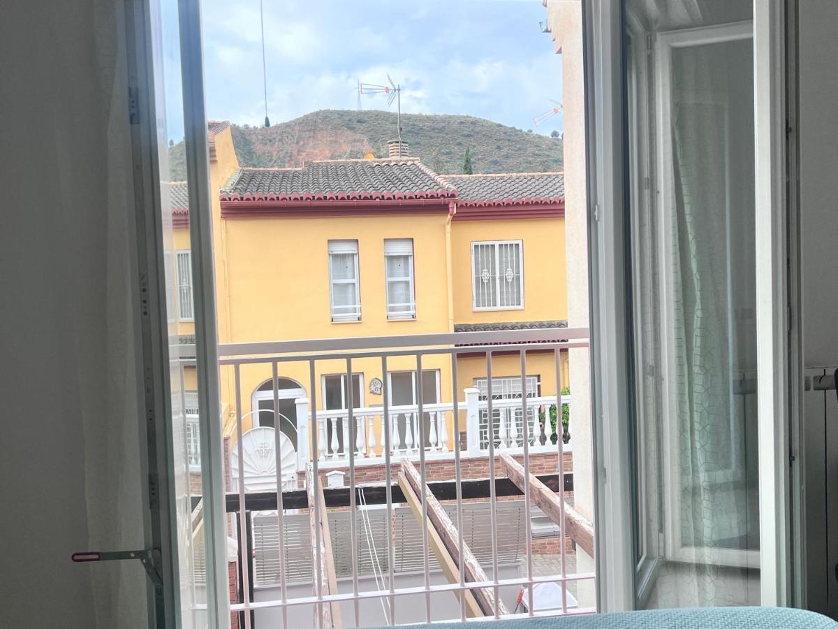 Casa Ideal Familias Y Grupos Con Balcones Exterior Soleada Patios Cerca Alhambra, Sierra Nevada, Rio Genil, Lancha Del Genil, Parque Llano Y Reloj Del Sol Con Barbacoas, Campo De Futbol, Circuito Gimnasia Apartamento Granada Exterior foto