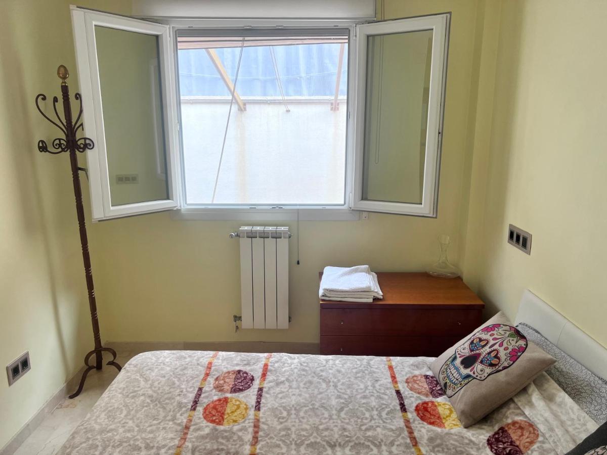 Casa Ideal Familias Y Grupos Con Balcones Exterior Soleada Patios Cerca Alhambra, Sierra Nevada, Rio Genil, Lancha Del Genil, Parque Llano Y Reloj Del Sol Con Barbacoas, Campo De Futbol, Circuito Gimnasia Apartamento Granada Exterior foto