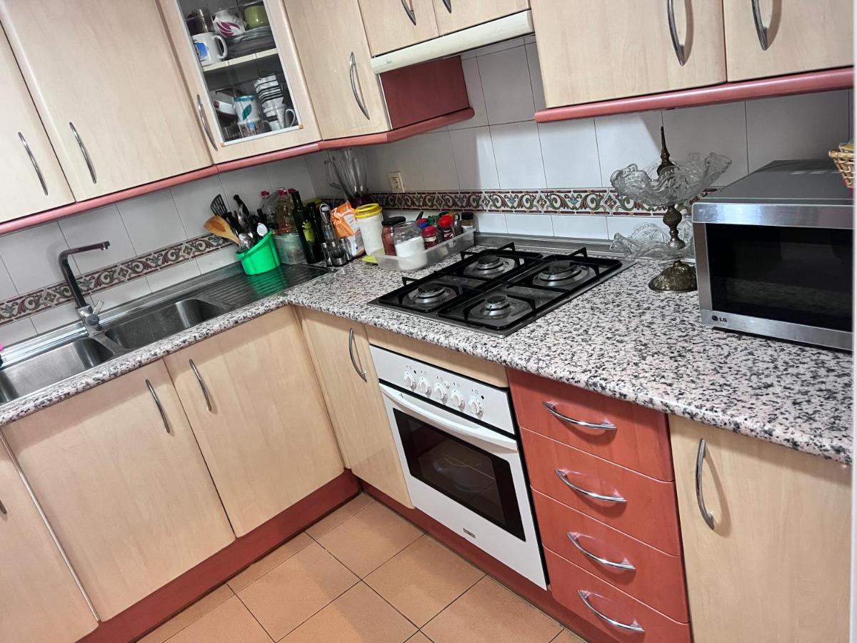 Casa Ideal Familias Y Grupos Con Balcones Exterior Soleada Patios Cerca Alhambra, Sierra Nevada, Rio Genil, Lancha Del Genil, Parque Llano Y Reloj Del Sol Con Barbacoas, Campo De Futbol, Circuito Gimnasia Apartamento Granada Exterior foto