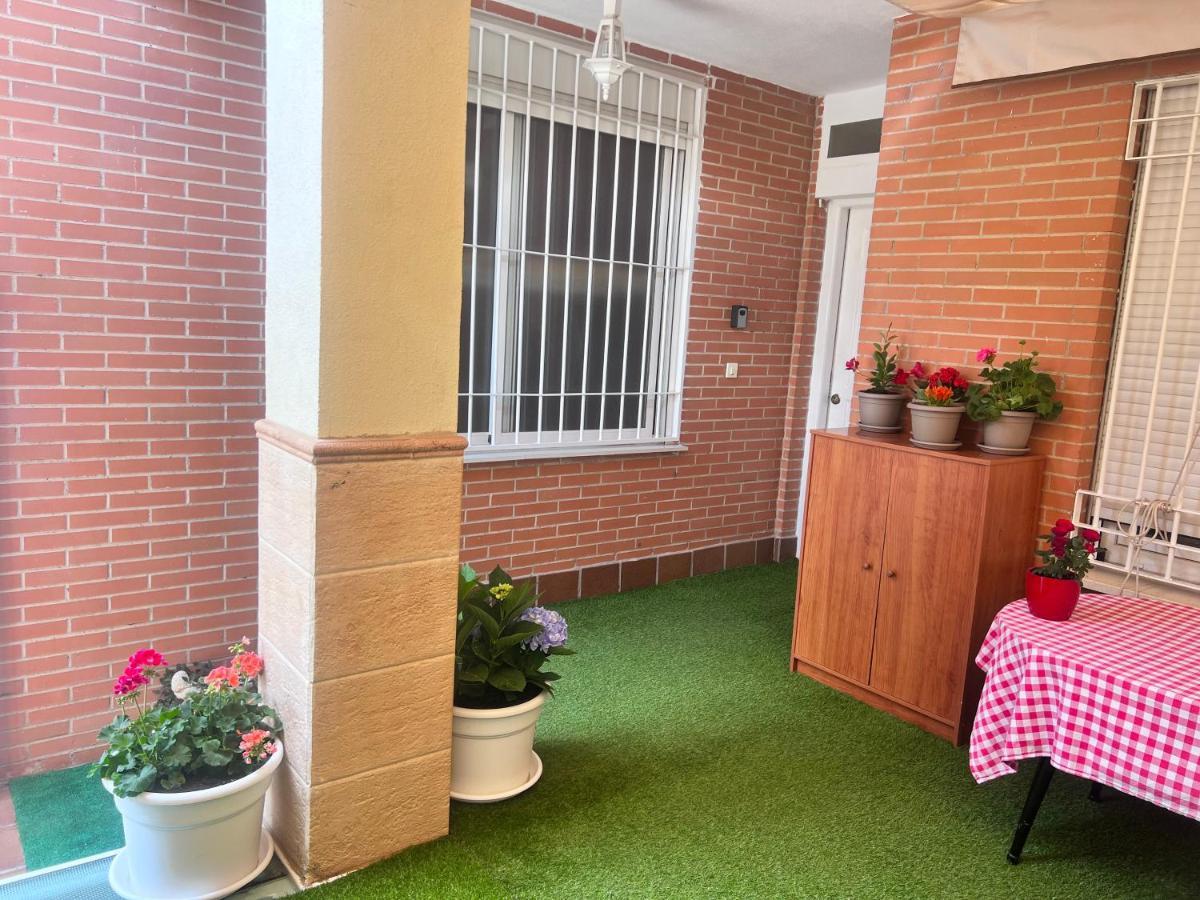 Casa Ideal Familias Y Grupos Con Balcones Exterior Soleada Patios Cerca Alhambra, Sierra Nevada, Rio Genil, Lancha Del Genil, Parque Llano Y Reloj Del Sol Con Barbacoas, Campo De Futbol, Circuito Gimnasia Apartamento Granada Exterior foto