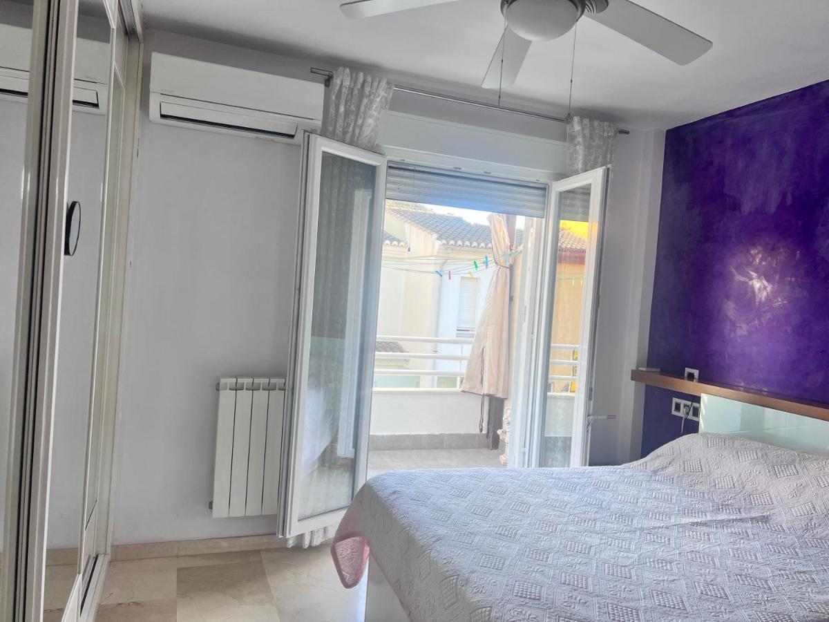 Casa Ideal Familias Y Grupos Con Balcones Exterior Soleada Patios Cerca Alhambra, Sierra Nevada, Rio Genil, Lancha Del Genil, Parque Llano Y Reloj Del Sol Con Barbacoas, Campo De Futbol, Circuito Gimnasia Apartamento Granada Exterior foto