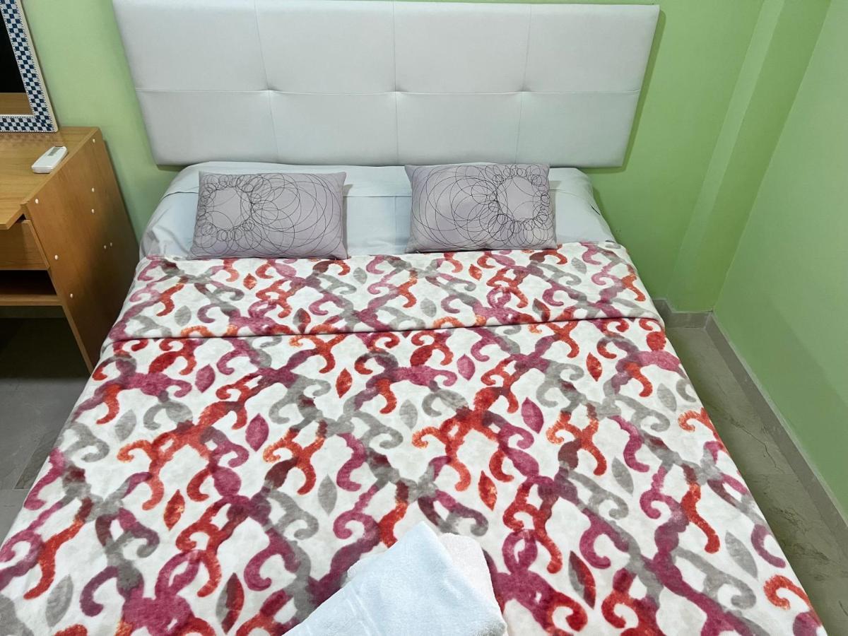 Casa Ideal Familias Y Grupos Con Balcones Exterior Soleada Patios Cerca Alhambra, Sierra Nevada, Rio Genil, Lancha Del Genil, Parque Llano Y Reloj Del Sol Con Barbacoas, Campo De Futbol, Circuito Gimnasia Apartamento Granada Exterior foto