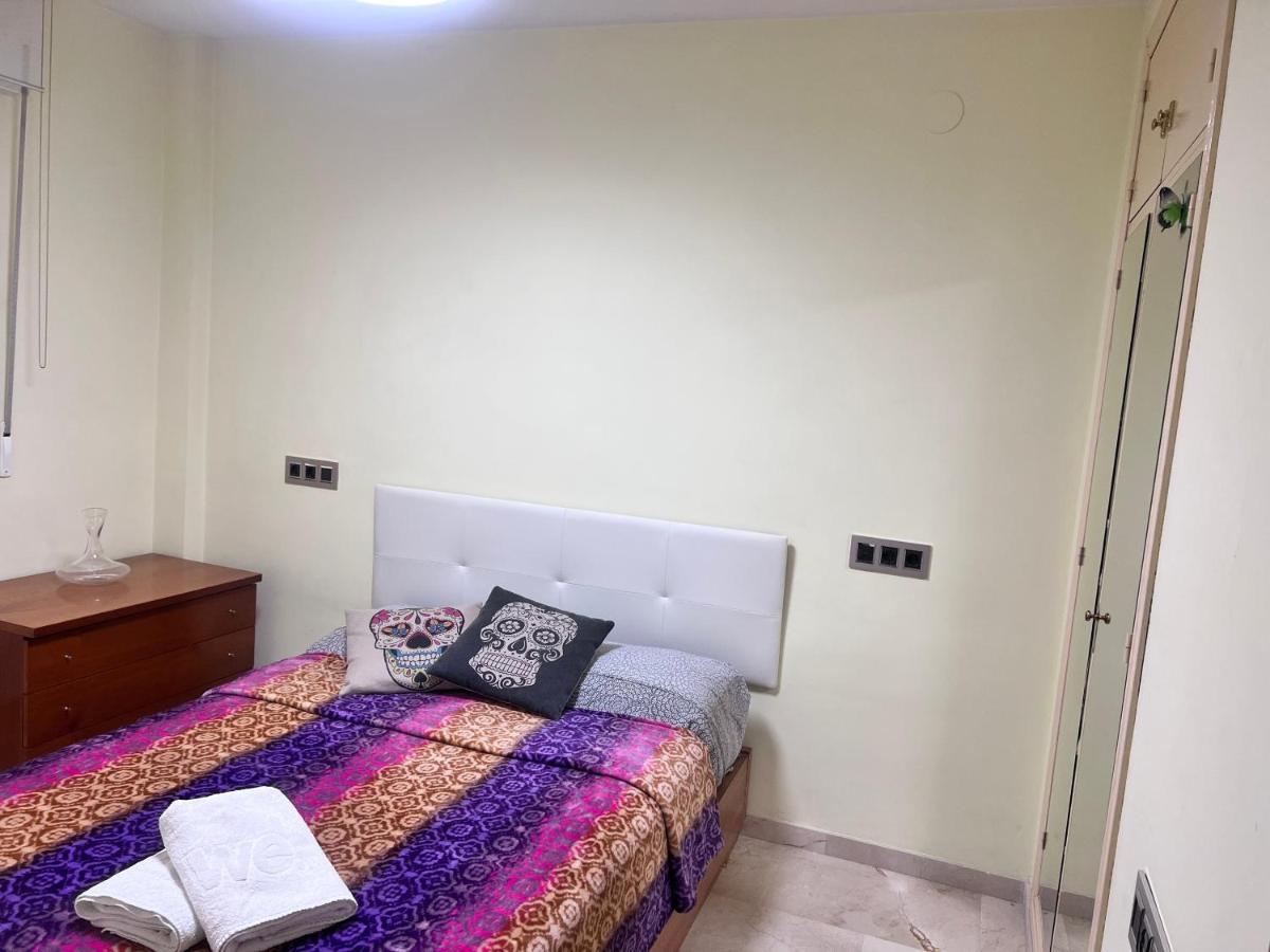 Casa Ideal Familias Y Grupos Con Balcones Exterior Soleada Patios Cerca Alhambra, Sierra Nevada, Rio Genil, Lancha Del Genil, Parque Llano Y Reloj Del Sol Con Barbacoas, Campo De Futbol, Circuito Gimnasia Apartamento Granada Exterior foto